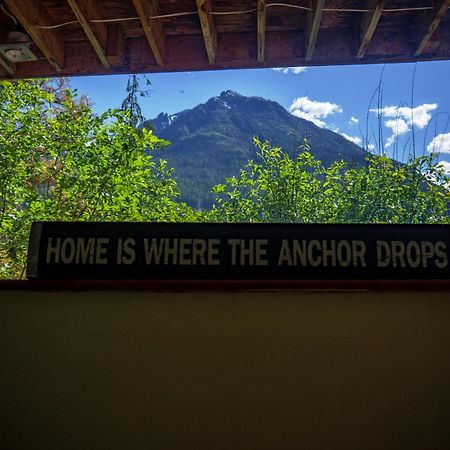 Noah'S Ark Campground Revelstoke Buitenkant foto
