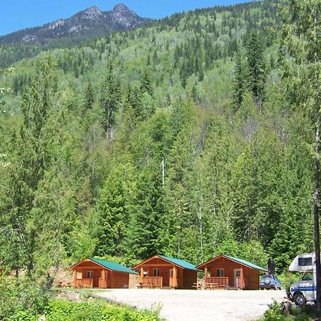 Noah'S Ark Campground Revelstoke Buitenkant foto