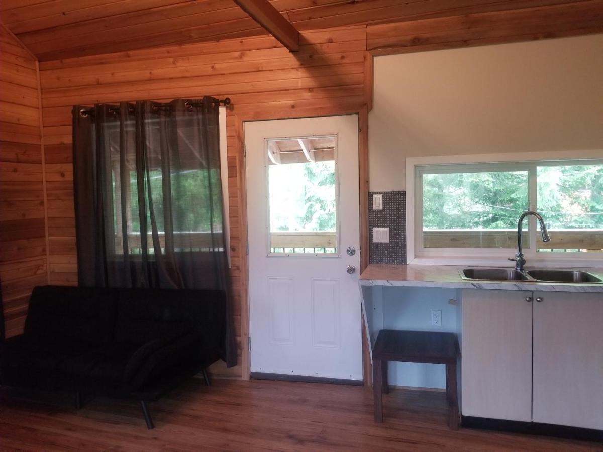 Noah'S Ark Campground Revelstoke Buitenkant foto