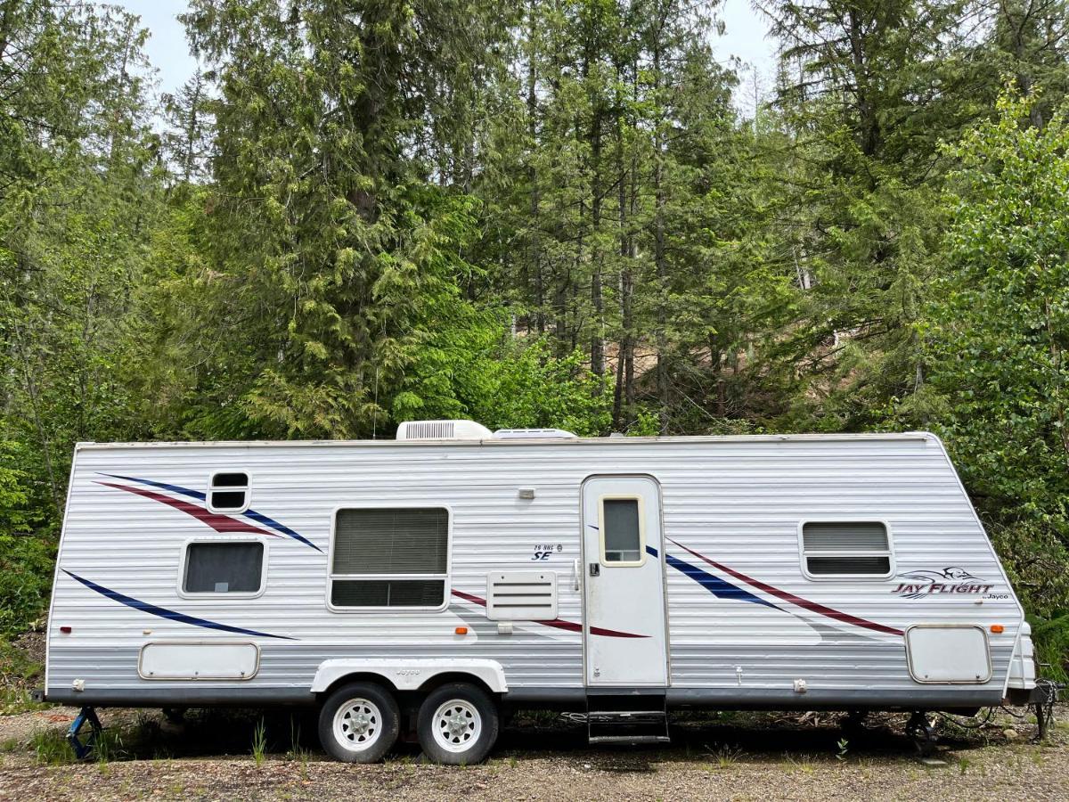 Noah'S Ark Campground Revelstoke Buitenkant foto