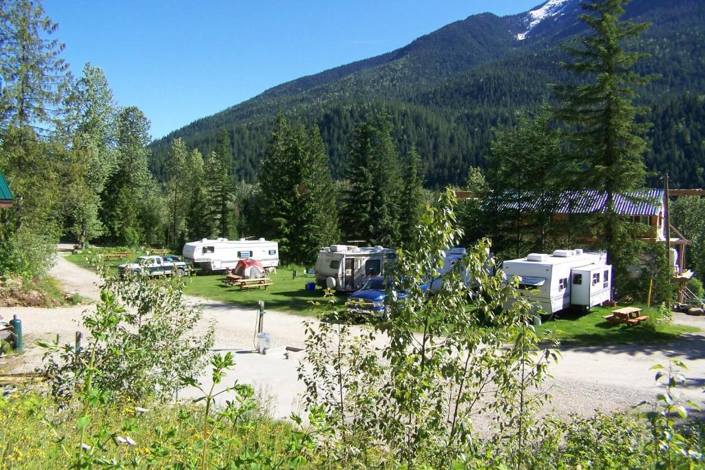 Noah'S Ark Campground Revelstoke Buitenkant foto