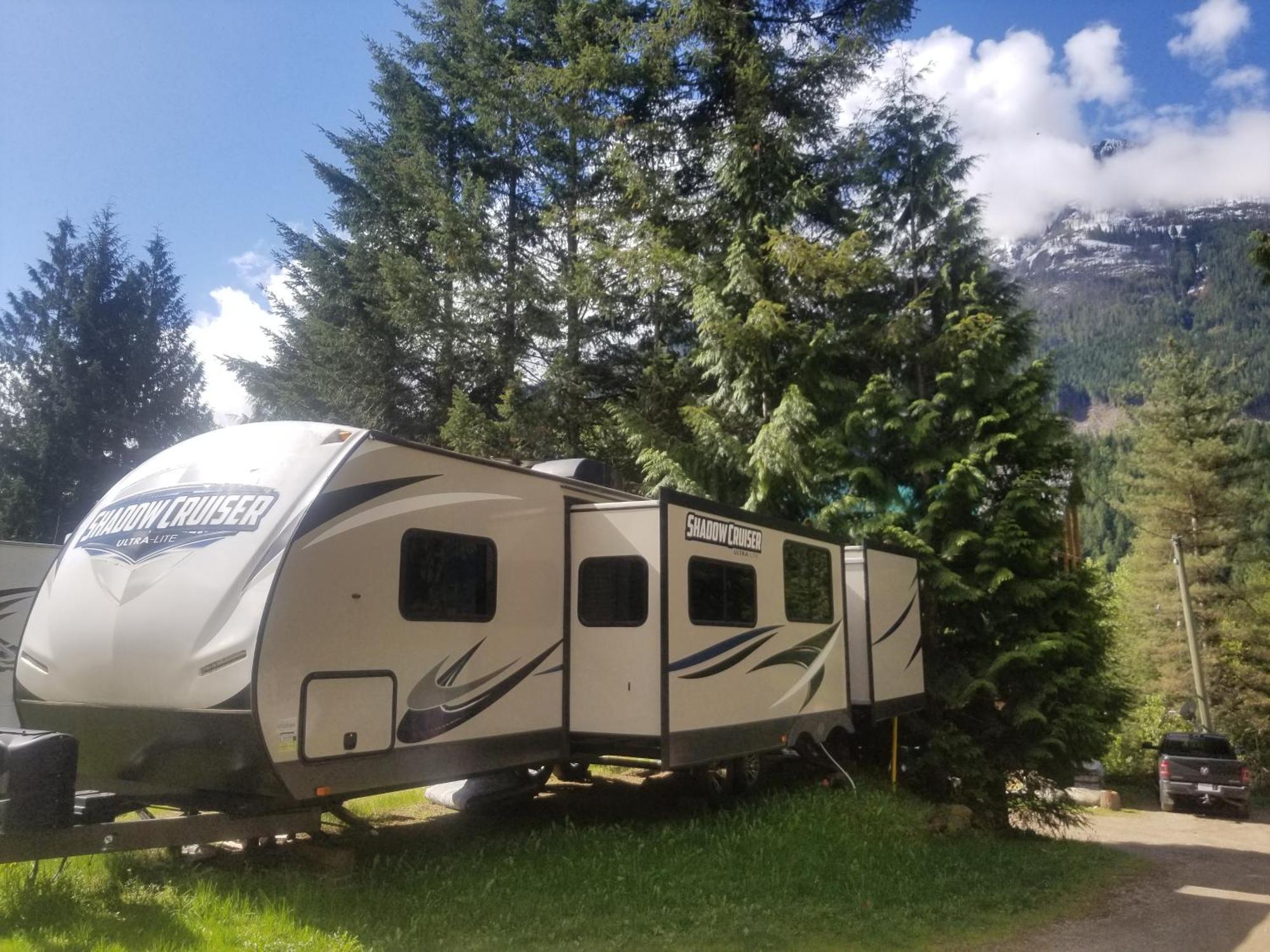 Noah'S Ark Campground Revelstoke Buitenkant foto