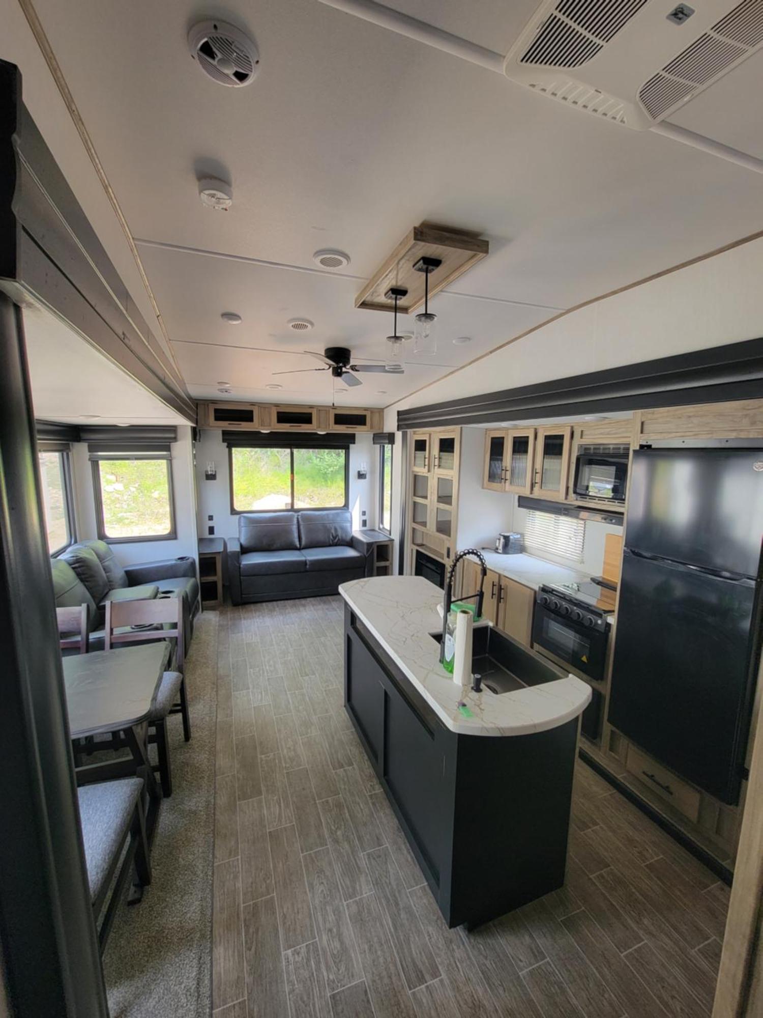 Noah'S Ark Campground Revelstoke Buitenkant foto