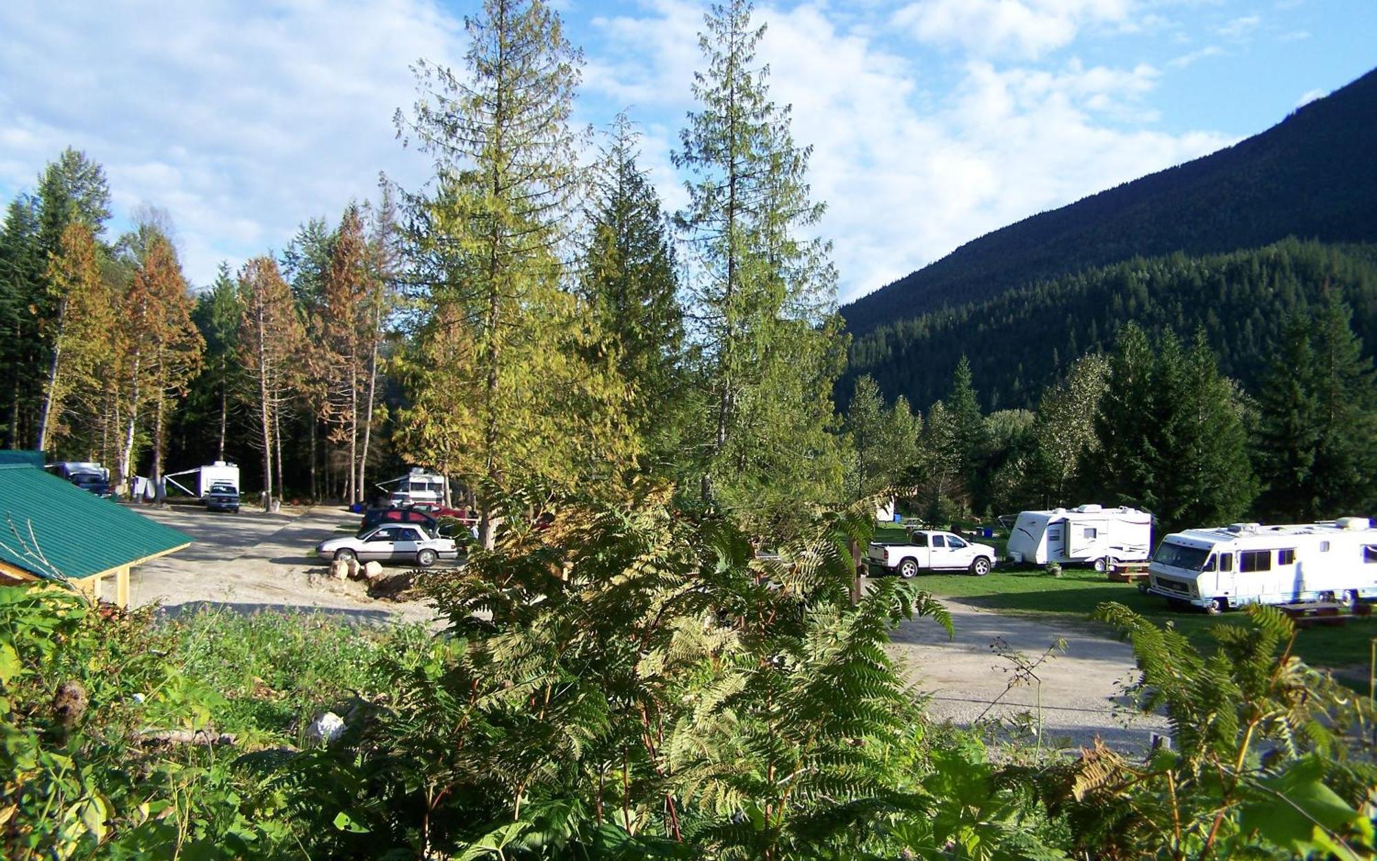 Noah'S Ark Campground Revelstoke Buitenkant foto