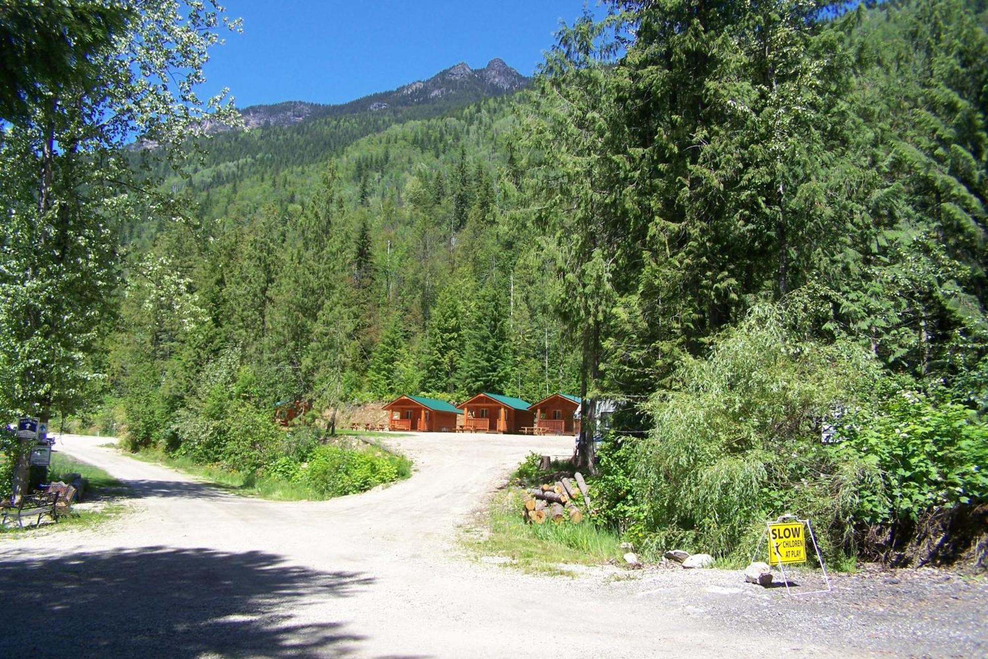 Noah'S Ark Campground Revelstoke Buitenkant foto