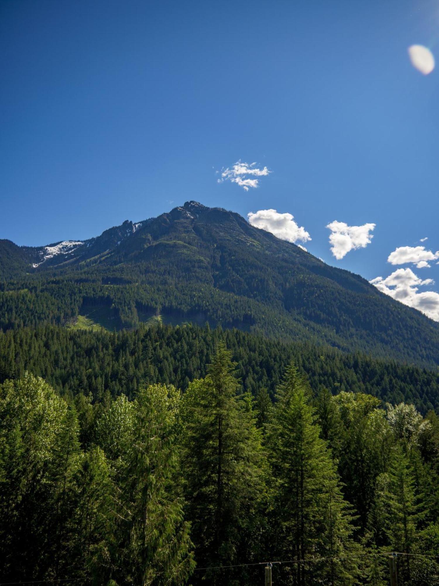 Noah'S Ark Campground Revelstoke Buitenkant foto