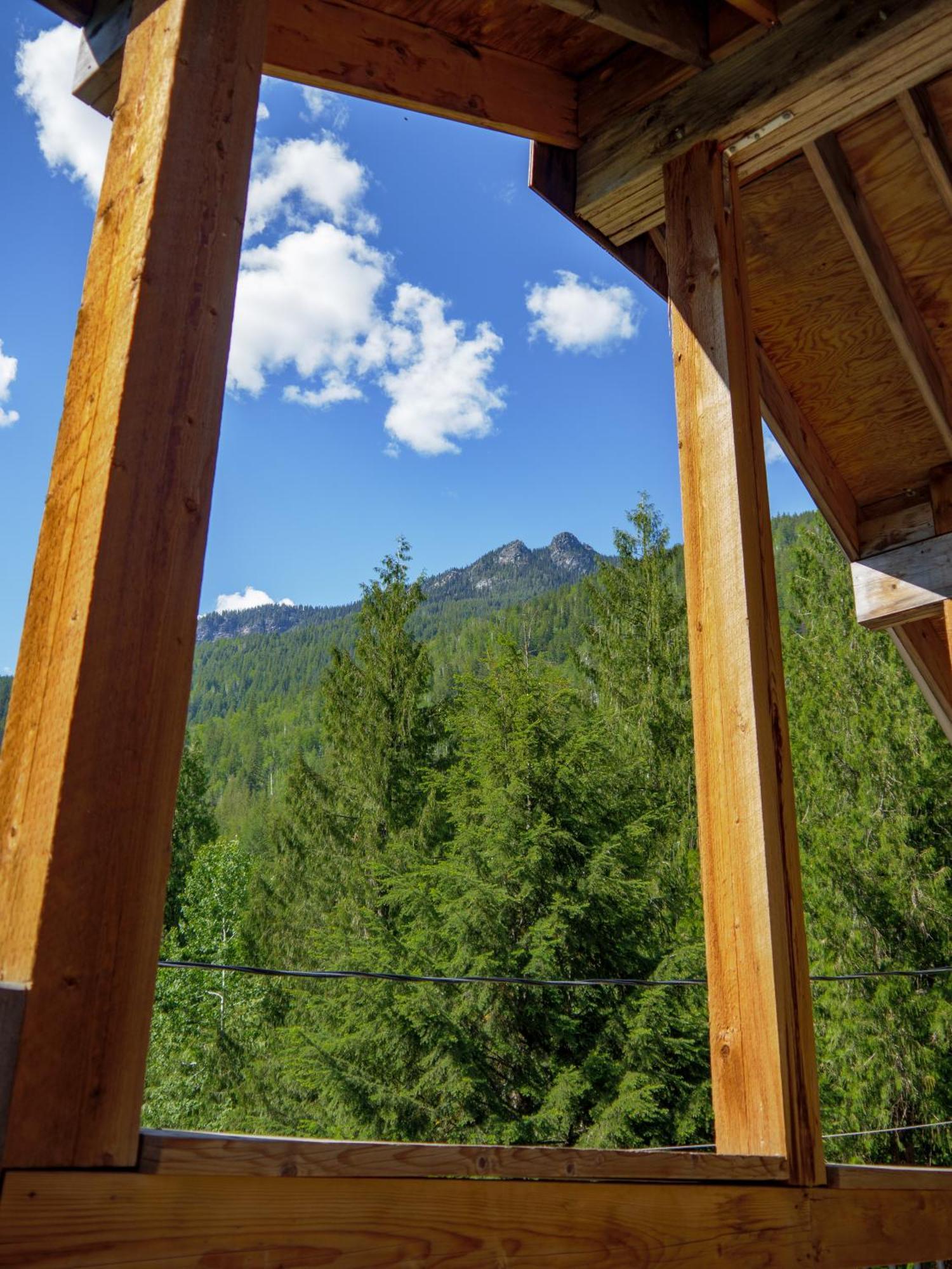 Noah'S Ark Campground Revelstoke Buitenkant foto