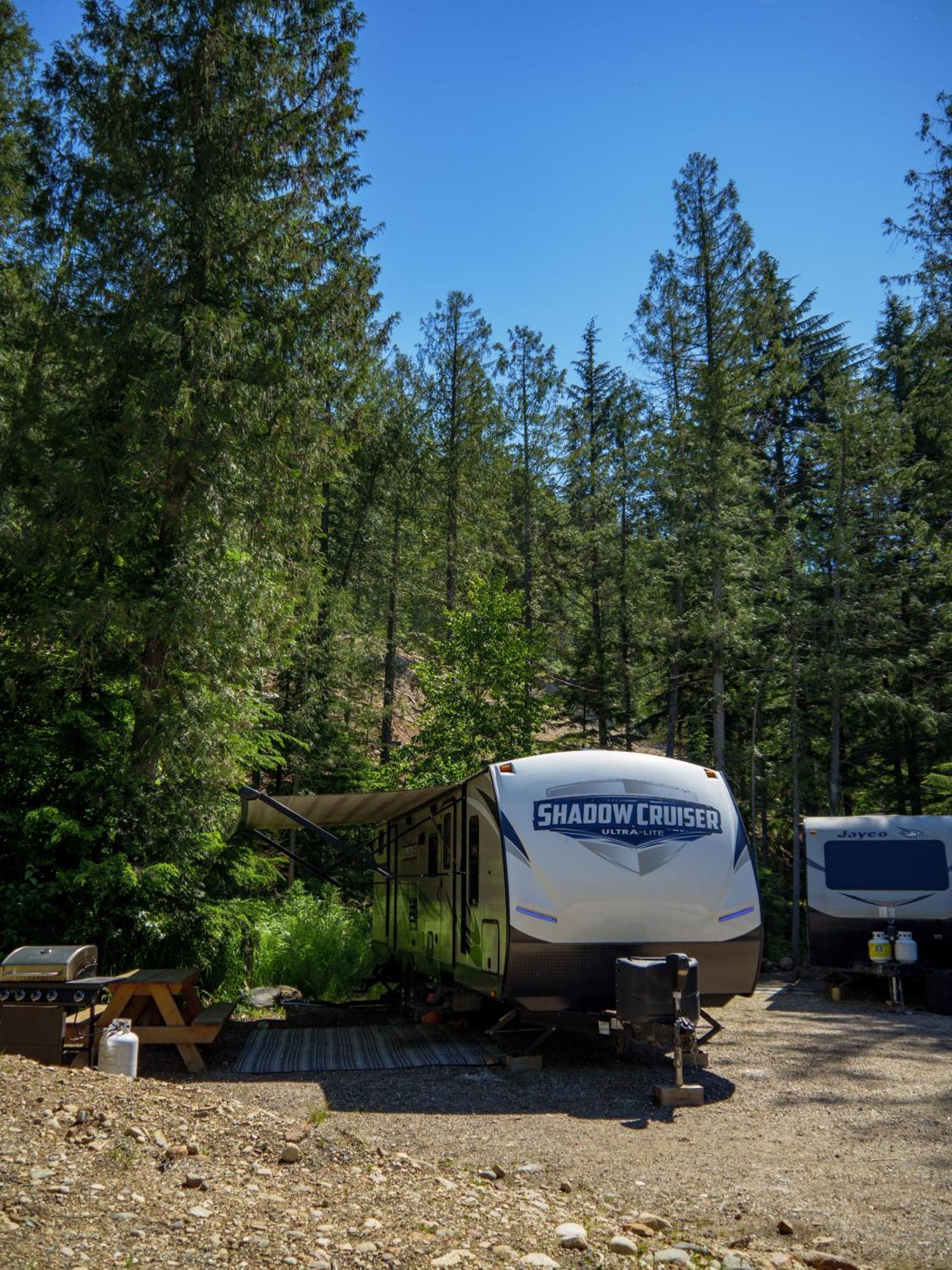 Noah'S Ark Campground Revelstoke Buitenkant foto